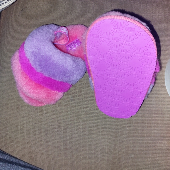 Baby Girl Pink &Purple UGG Sandals - Picture 2 of 3
